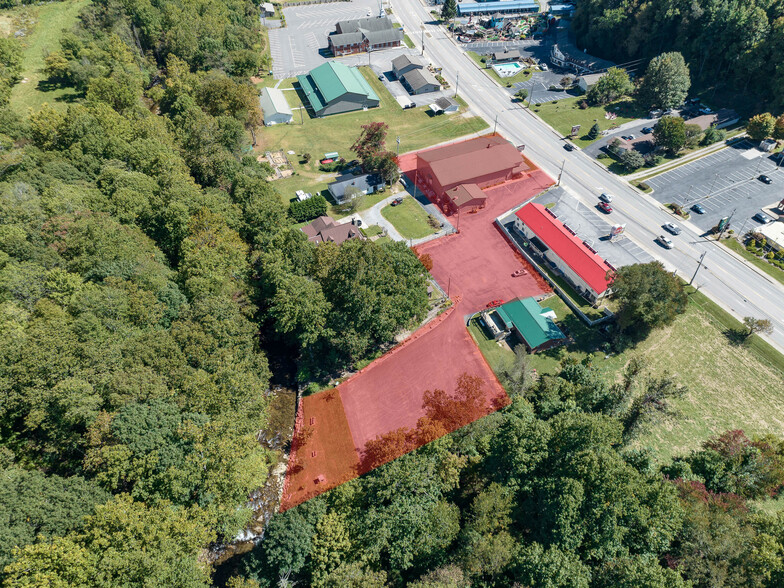 3732 Soco Rd, Maggie Valley, NC à vendre - Photo du bâtiment - Image 1 de 1