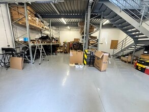Flex in Saint-Ouen-l'Aumône for lease Interior Photo- Image 1 of 12