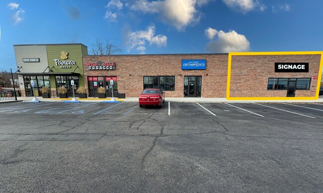 Plus de détails pour 630 W Mitchell St, Petoskey, MI - Commerce de détail à louer