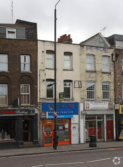 252 Bethnal Green Rd, Londres à louer - Photo du bâtiment - Image 3 de 4