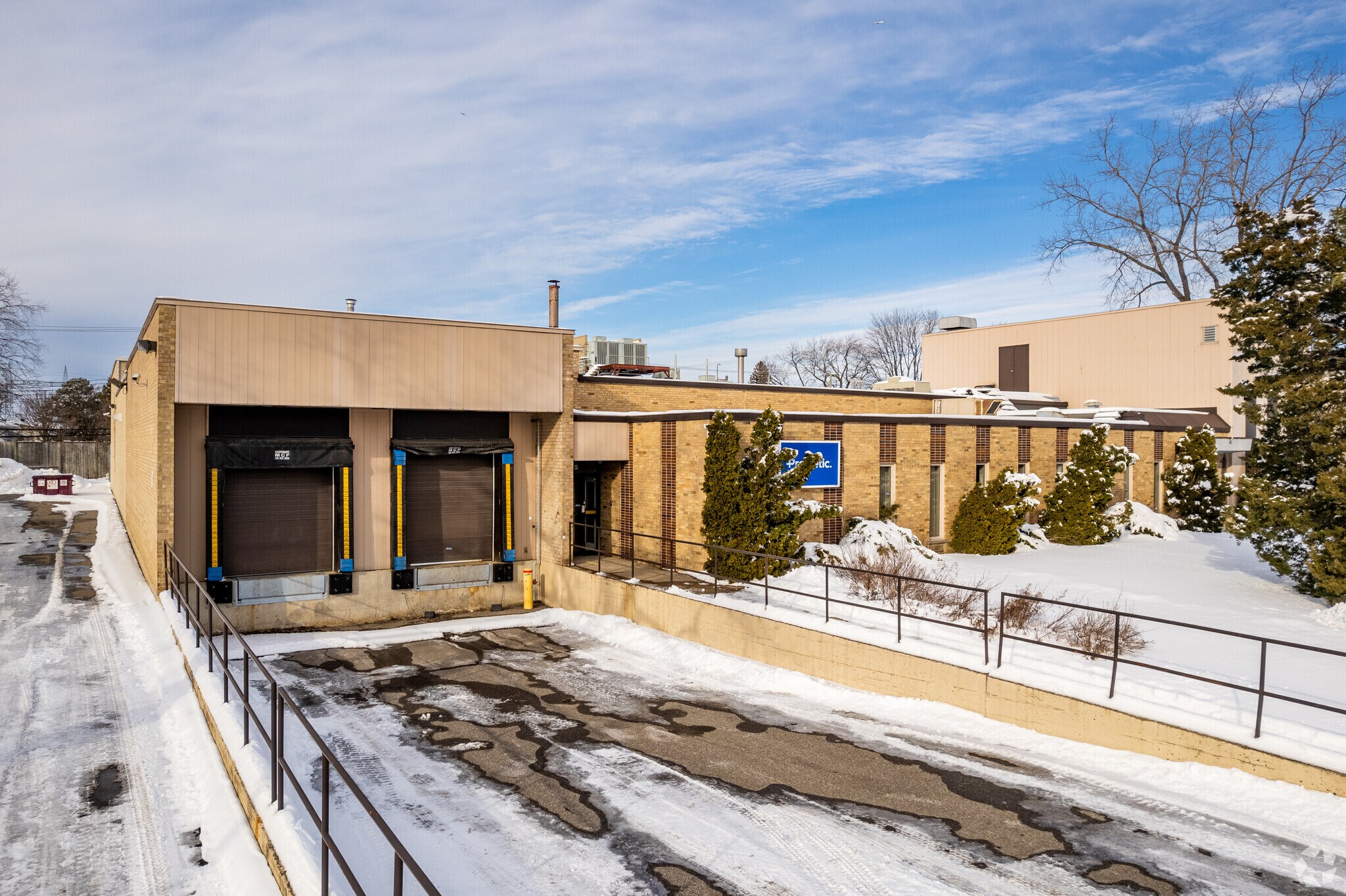 275 Av Labrosse, Pointe-claire, QC à vendre Photo principale- Image 1 de 1