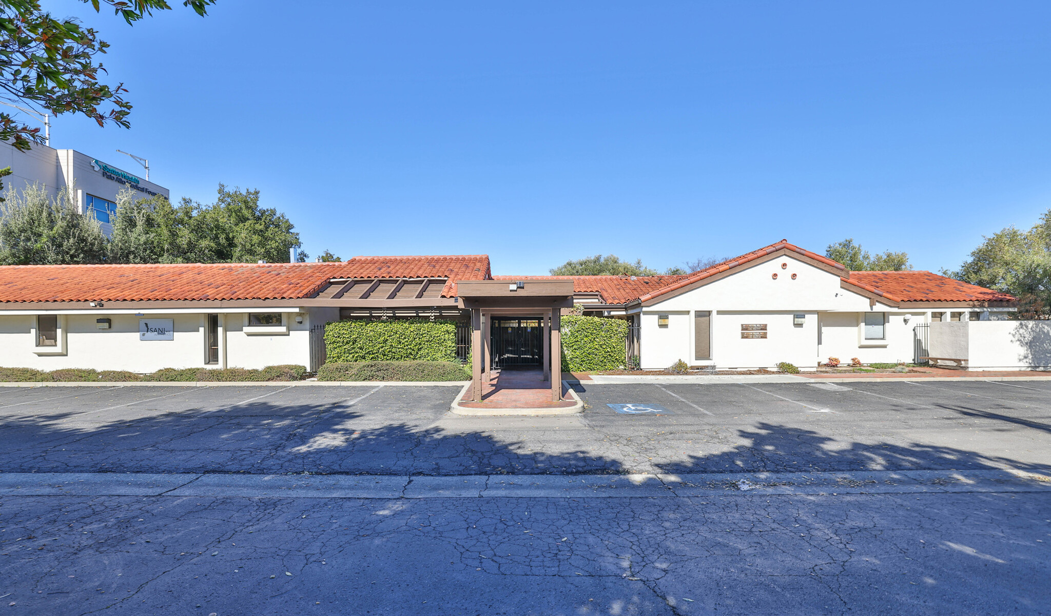 2504 Samaritan Dr, San Jose, CA à louer Photo du bâtiment- Image 1 de 70