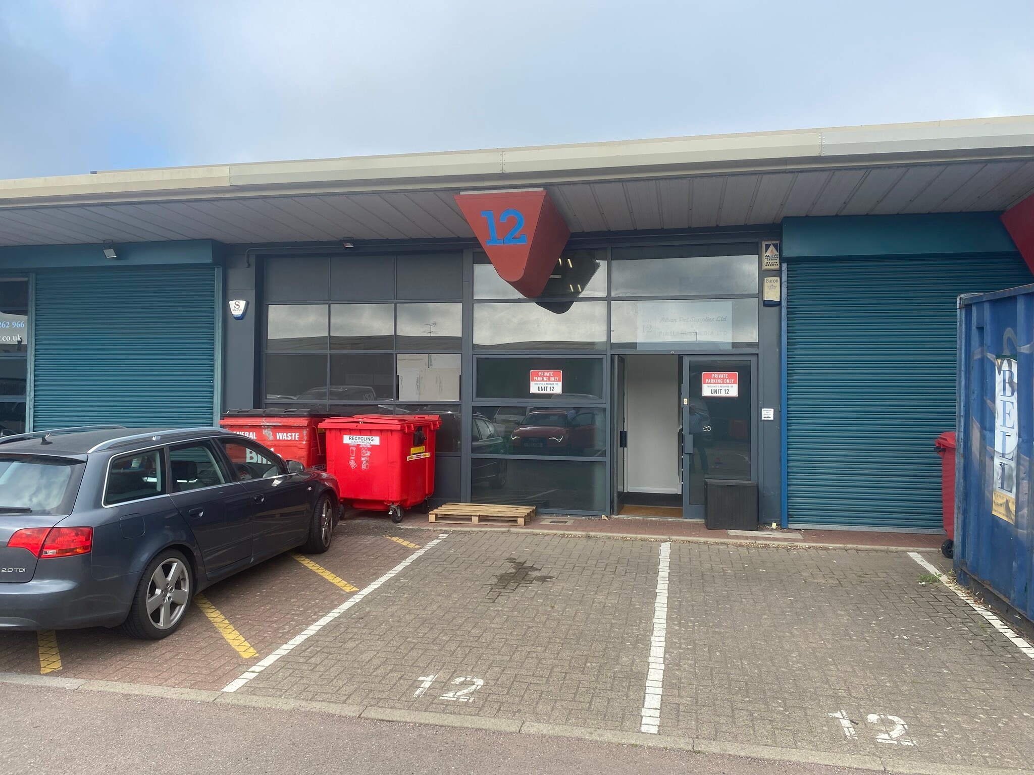 Travellers Clos, North Mymms for lease Building Photo- Image 1 of 7