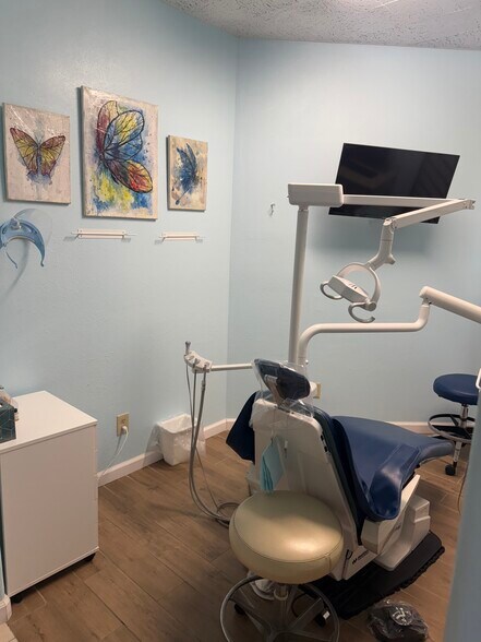 2051 N Fresno St, Fresno, CA à vendre - Photo du bâtiment - Image 1 de 6