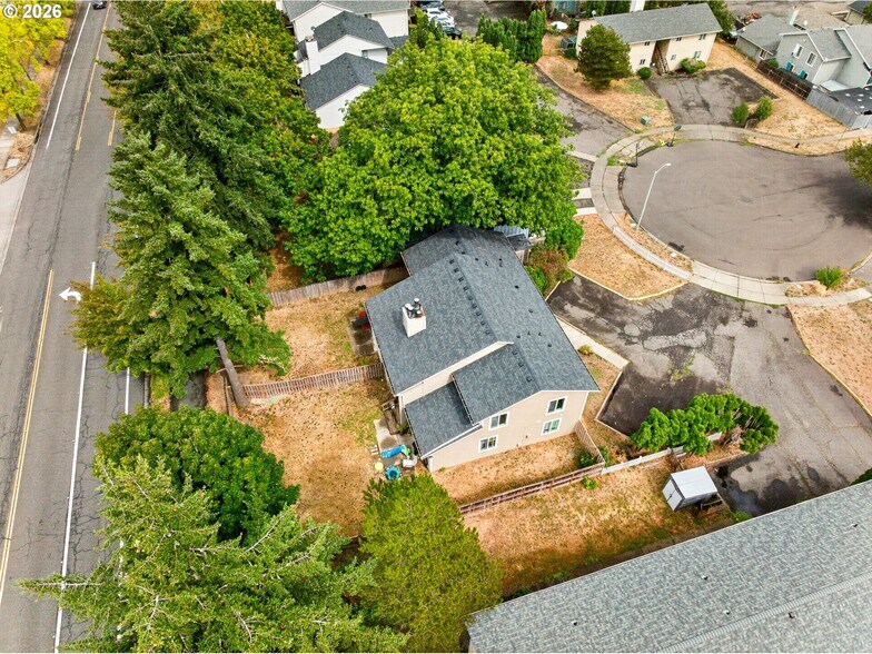 12480 SW Gingham Ln, Beaverton, OR à vendre - Photo du bâtiment - Image 2 de 13