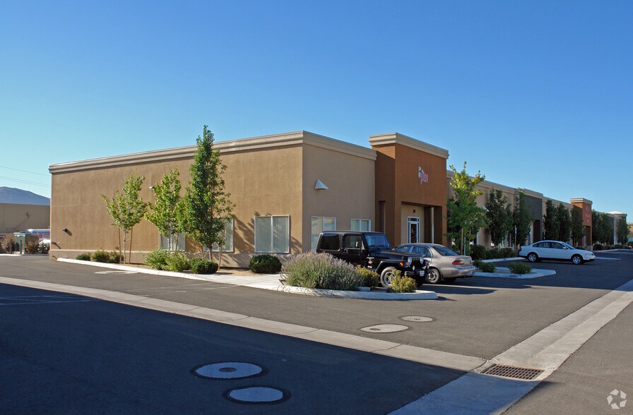1150 Financial Blvd, Reno, NV à louer - Photo du bâtiment - Image 3 de 13