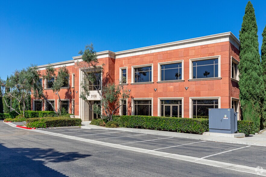 5958 Priestly Dr, Carlsbad, CA à louer - Photo du bâtiment - Image 1 de 6