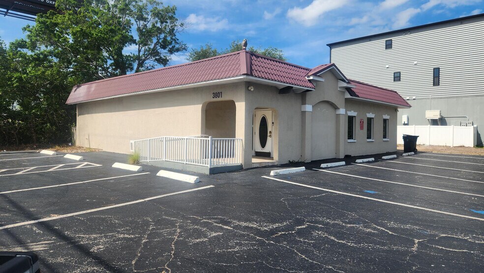 3801 S West Shore Blvd, Tampa, FL à vendre - Photo du bâtiment - Image 1 de 3