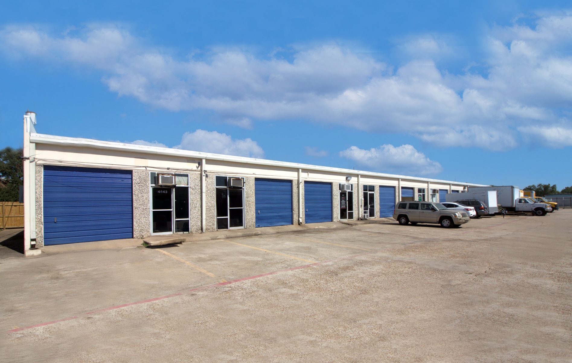 14603-14643 Main St, Houston, TX for lease Building Photo- Image 1 of 3