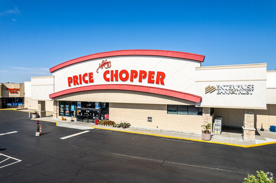 101-195 N Parker St, Olathe, KS for lease - Building Photo - Image 1 of 6