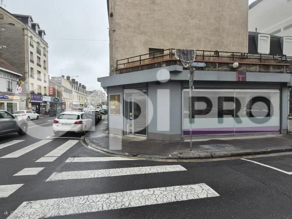 Retail in Reims for lease Building Photo- Image 1 of 6