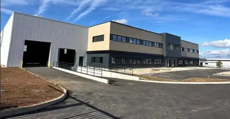 Flex dans Colombier-Saugnieu à louer - Photo du bâtiment - Image 1 de 6