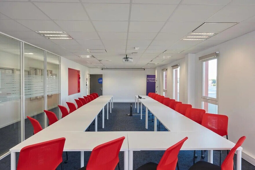 Bureau dans Le Haillan à louer - Photo intérieure - Image 3 de 6