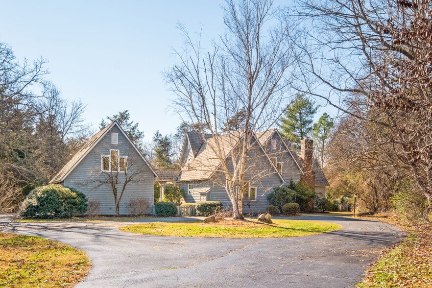 112 Blue Chickory Ln, Nellysford, VA à vendre - Photo du bâtiment - Image 2 de 60