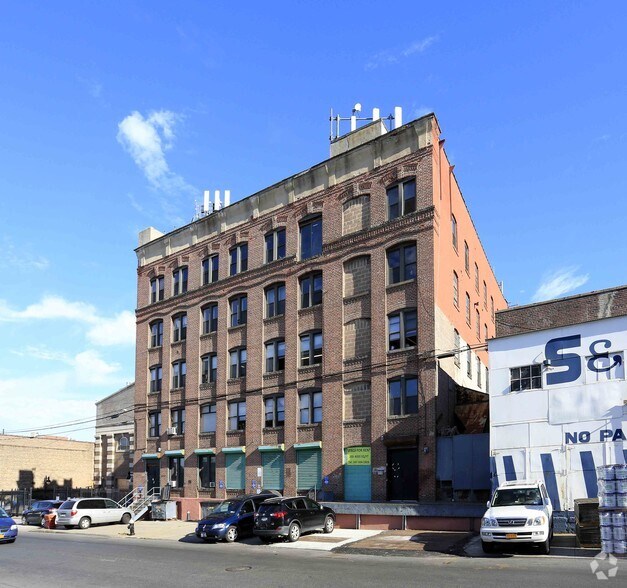 605 E 132nd St, Bronx, NY à louer - Photo principale - Image 1 de 13
