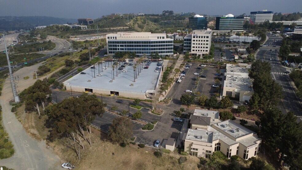 9200 Scranton Rd, San Diego, CA à louer - Photo du bâtiment - Image 3 de 11