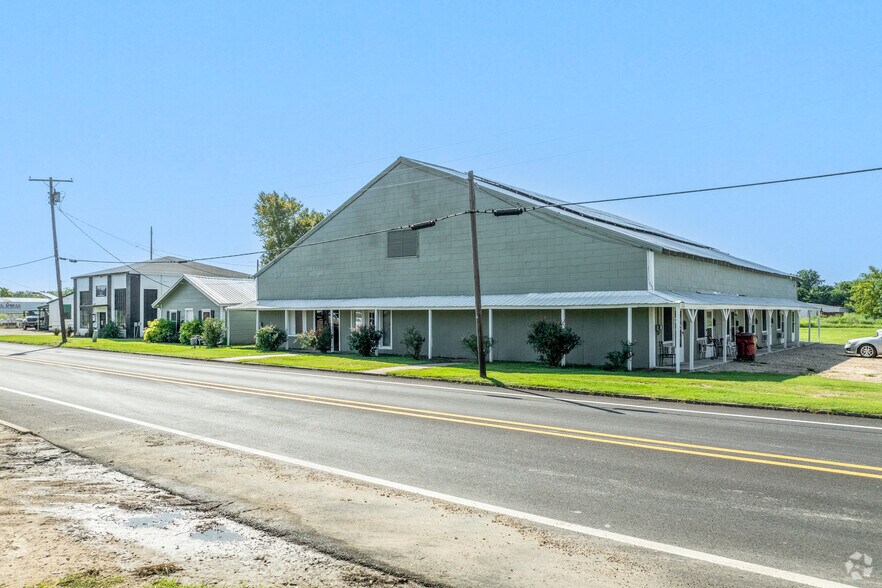 923 W Dallas Ave, Cooper, TX à vendre - Photo du bâtiment - Image 1 de 21