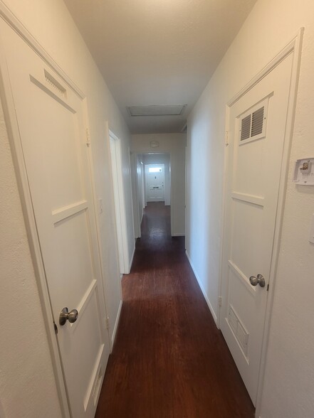 3740 McCray St, Riverside, CA for lease - Interior Photo - Image 3 of 11