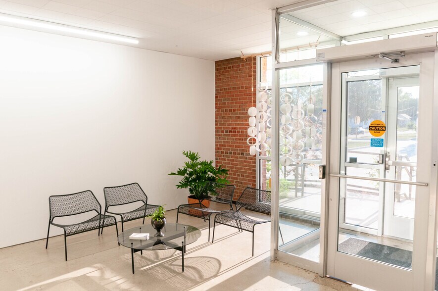 22005 Van Dyke Ave, Warren, MI à louer - Photo intérieure - Image 3 de 19