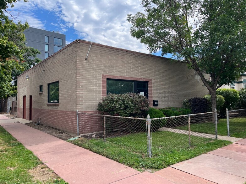 Portfolio of 2 Assets portfolio of 2 properties for sale on LoopNet.ca - Building Photo - Image 1 of 15