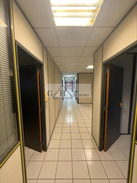 Office in Mitry-Mory for lease - Building Photo - Image 2 of 4