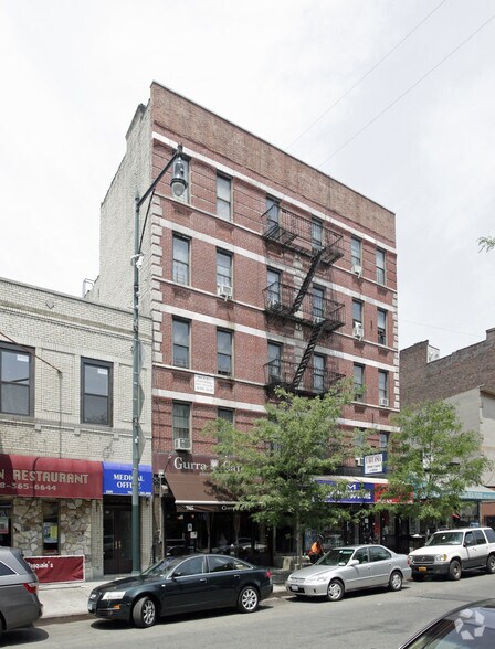 2325 Arthur Ave, Bronx, NY à louer - Photo du bâtiment - Image 3 de 20
