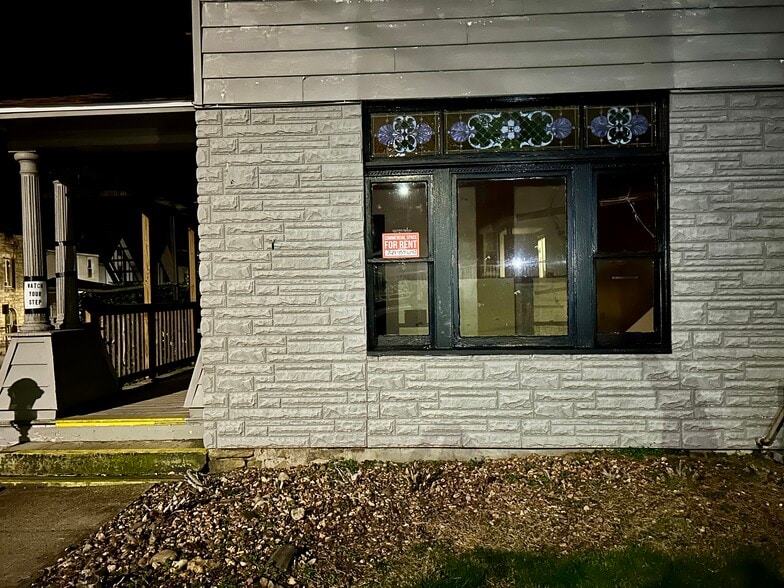 212 N Chestnut St, Scottdale, PA for lease - Primary Photo - Image 1 of 7