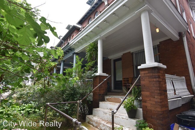 Plus de détails pour 238 S 45th St, Philadelphia, PA - Multi-résidentiel à vendre