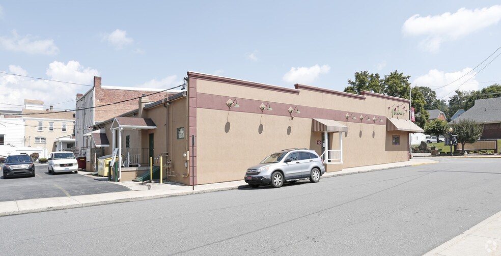 1328-1332 Graham Ave, Windber, PA à vendre - Photo du bâtiment - Image 2 de 2