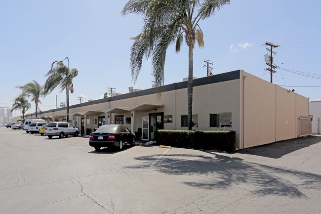 Plus de détails pour 15421 Carmenita Rd, Santa Fe Springs, CA - Industriel à louer