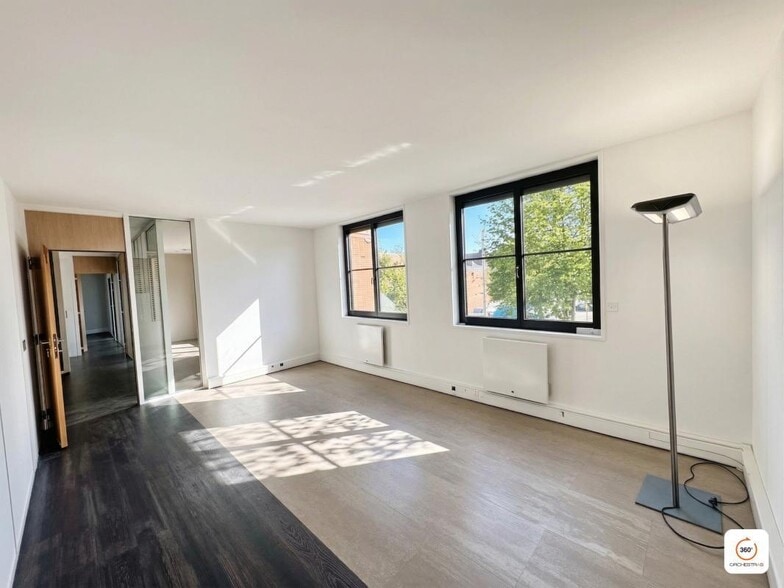 23 Rue De La Maison Rouge, Lognes for lease - Interior Photo - Image 2 of 9
