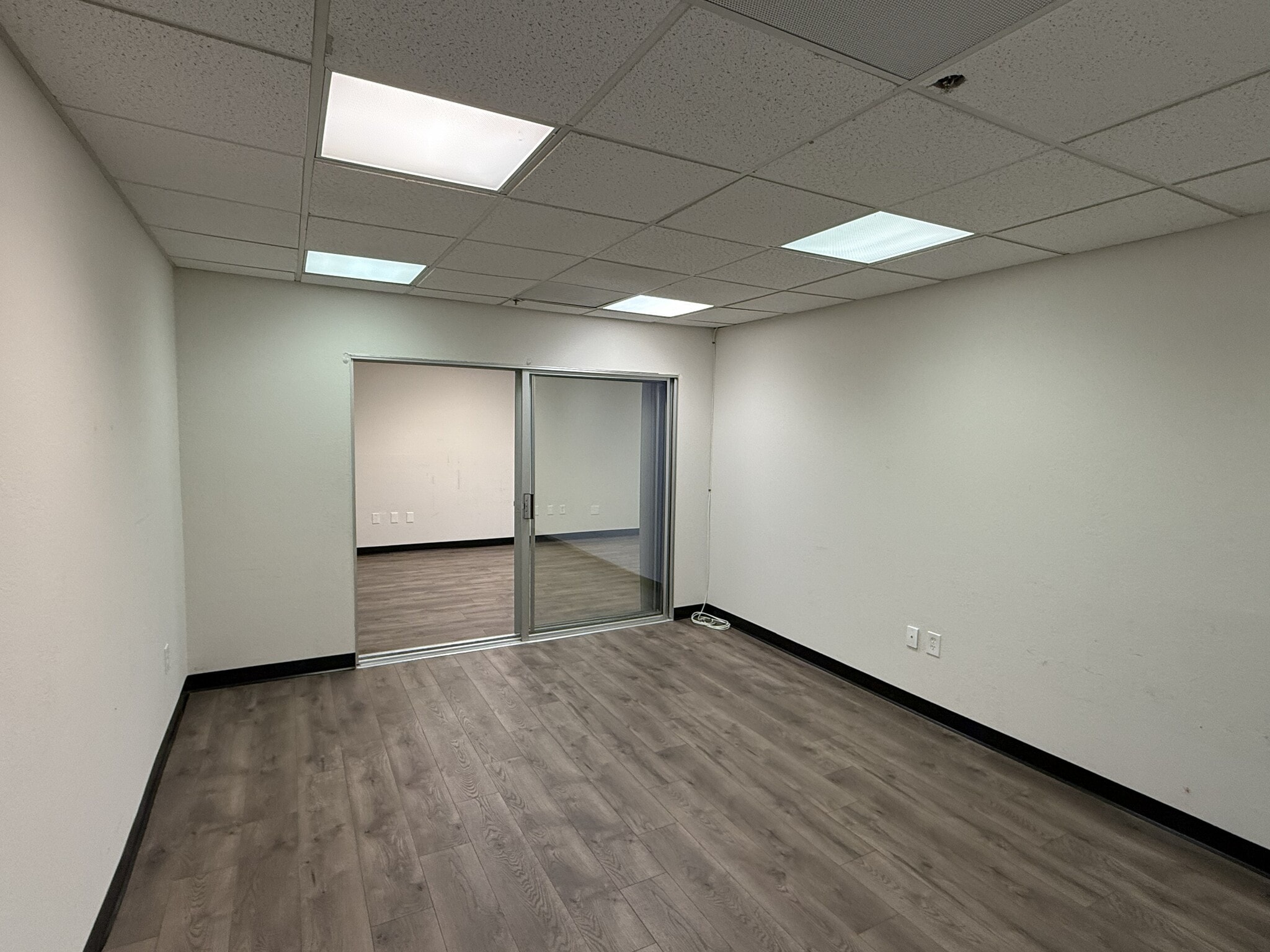 10052-10054 Pasadena Ave, Cupertino, CA for lease Interior Photo- Image 1 of 2