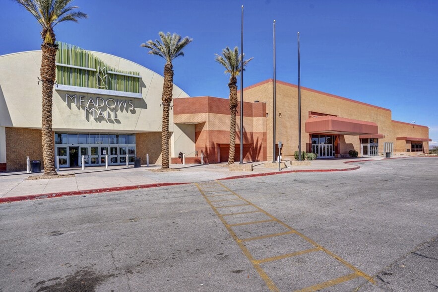 4000 Meadows Ln, Las Vegas, NV for lease - Building Photo - Image 1 of 8