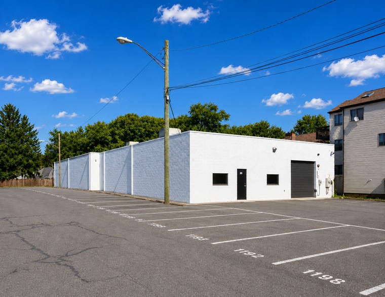 20 Crescent St, Stamford, CT for sale - Building Photo - Image 2 of 12