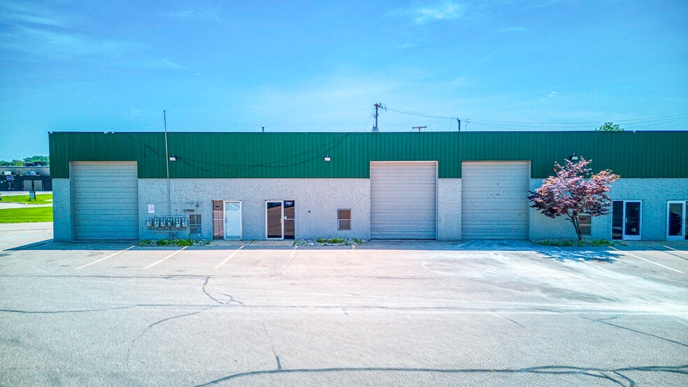 9177-9187 General Ct, Plymouth, MI for lease - Building Photo - Image 2 of 5