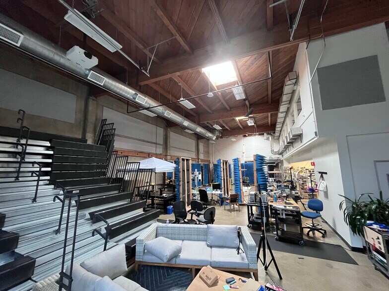 114 Hazel St, Redwood City, CA à louer - Photo du bâtiment - Image 3 de 17