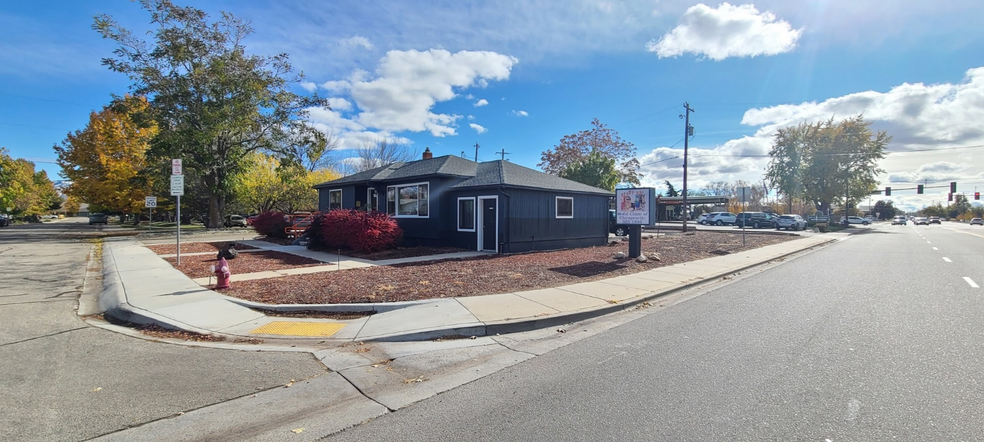 880 N Curtis Rd, Boise, ID for sale - Building Photo - Image 1 of 1