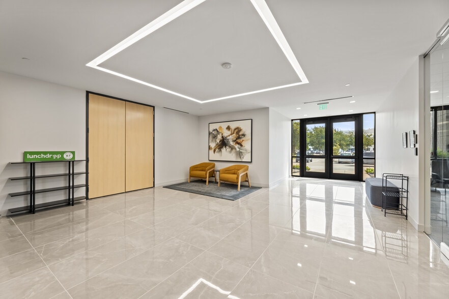 Regent Center I & II portfolio of 2 properties for sale on LoopNet.ca - Building Photo - Image 3 of 5