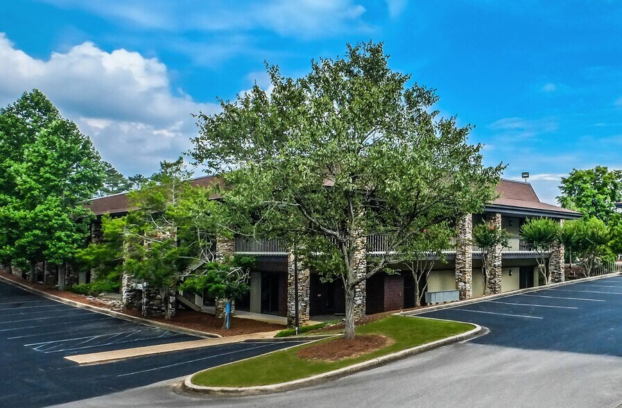 200 Cahaba Park Cir, Birmingham, AL à louer - Photo du bâtiment - Image 1 de 13