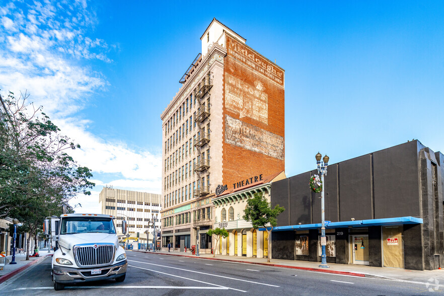 201-207 E Broadway, Long Beach, CA for sale - Building Photo - Image 2 of 23