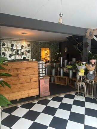 Plus de détails pour 56 West St, Dunstable - Commerce de détail à vendre