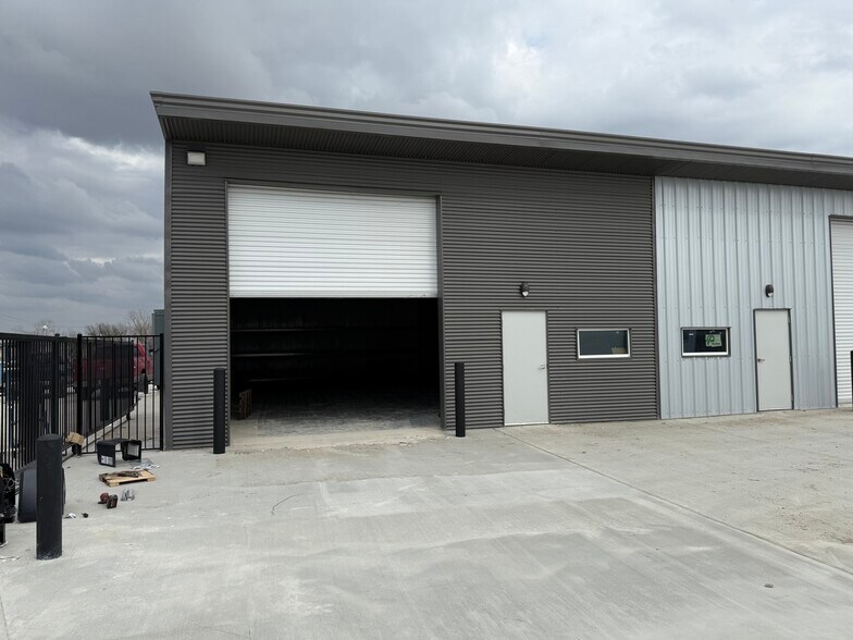 3300 Dacy Ln, Kyle, TX à louer - Photo du bâtiment - Image 1 de 12