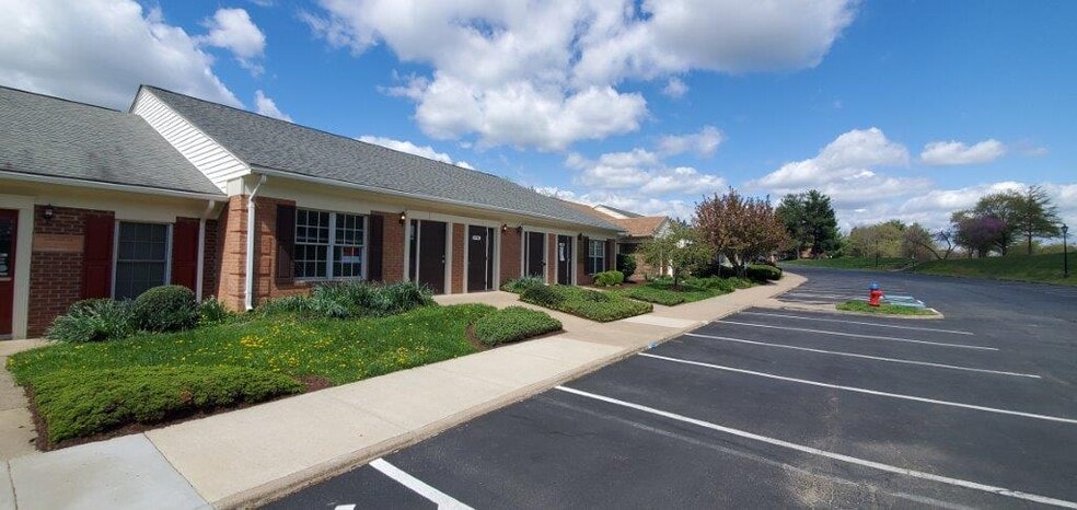 400-440 Hospital Dr, Warrenton, VA for sale - Building Photo - Image 2 of 8