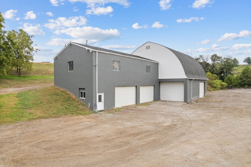 797 Carlton Dr, Bentleyville, PA for lease - Building Photo - Image 3 of 28