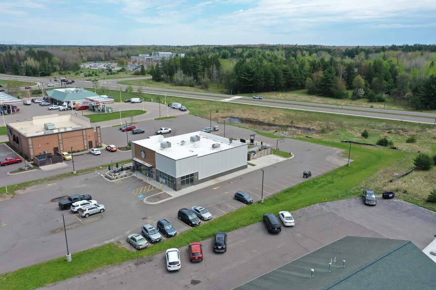 297 Eisenhower Pky, Rhinelander, WI à vendre - Photo du bâtiment - Image 3 de 9