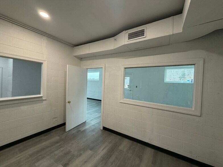 902 S Eastern Blvd, Fayetteville, NC à louer - Photo du bâtiment - Image 3 de 10