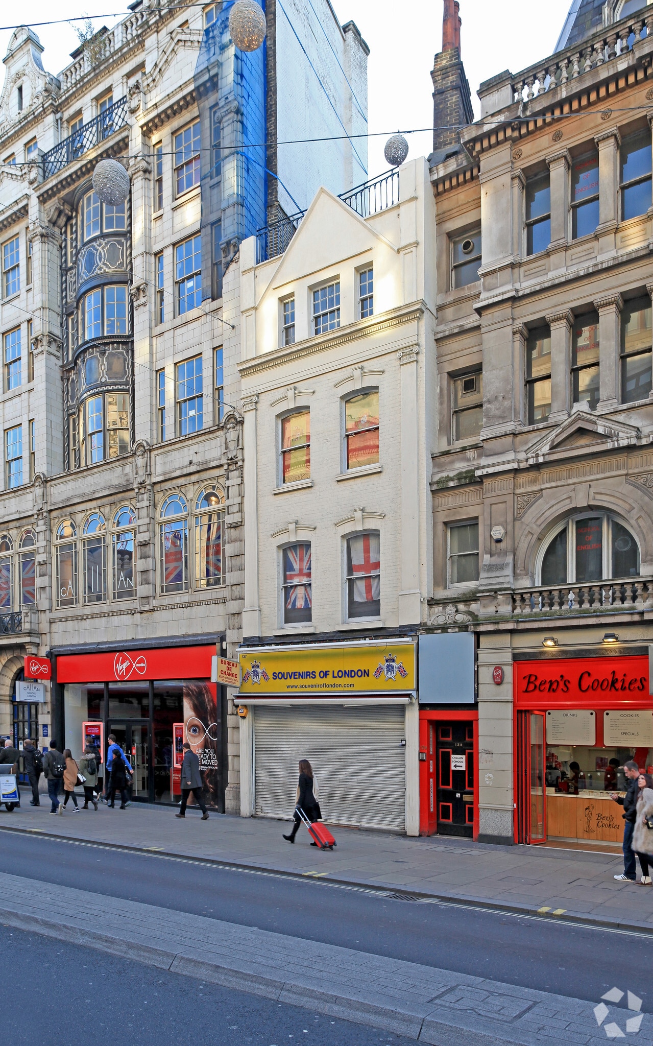 137 Oxford St, London for lease Primary Photo- Image 1 of 3
