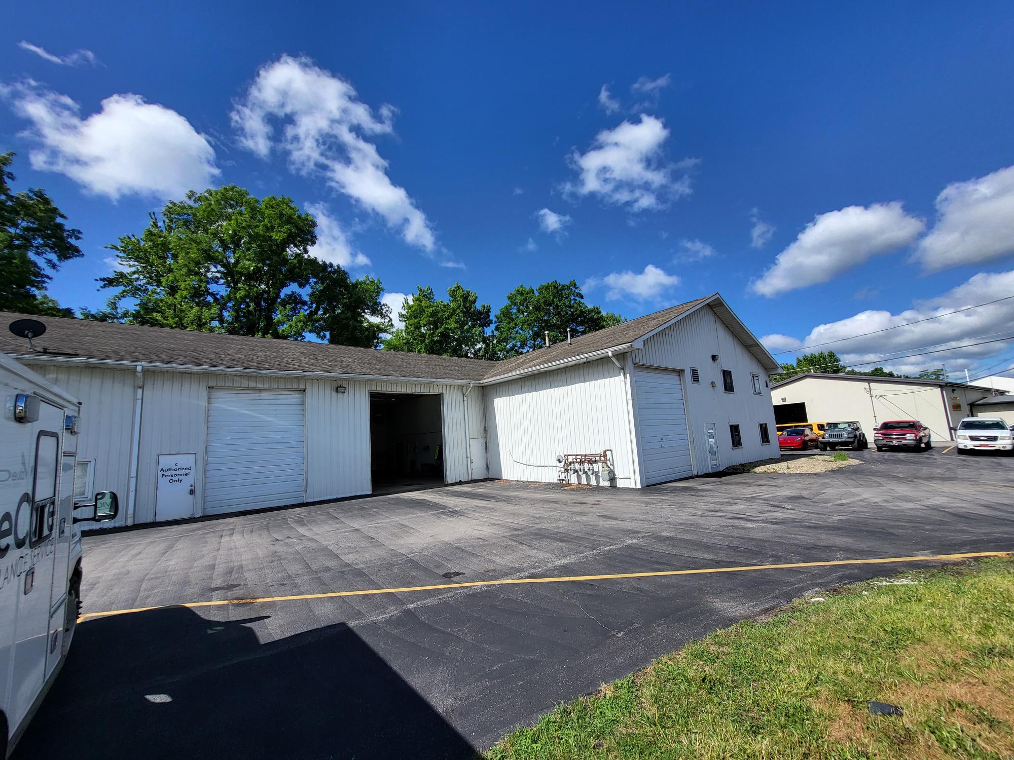 97 Hanna Pky, Coventry Township, OH à vendre Photo du bâtiment- Image 1 de 7