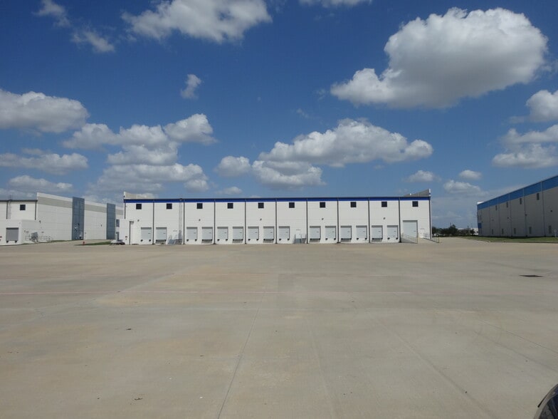 500 Commerce Pky, Katy, TX for lease - Building Photo - Image 3 of 9