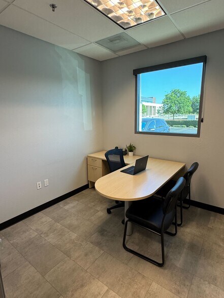 2491 Alluvial Ave, Clovis, CA à louer - Photo intérieure - Image 2 de 9